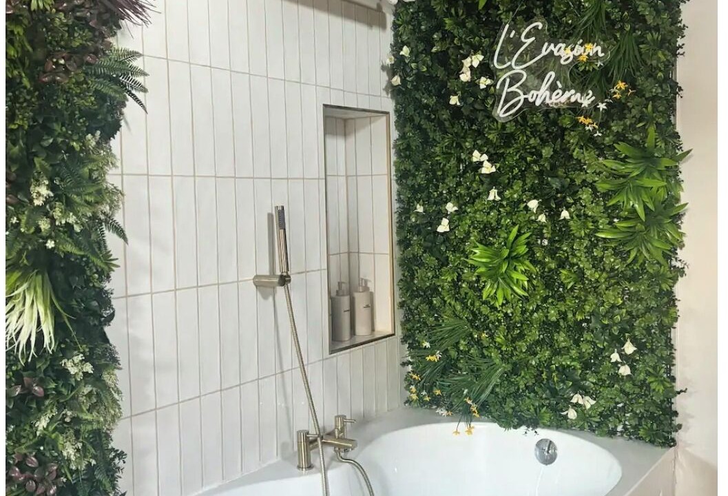 Photo of Bathroom in Saint-Chamas
