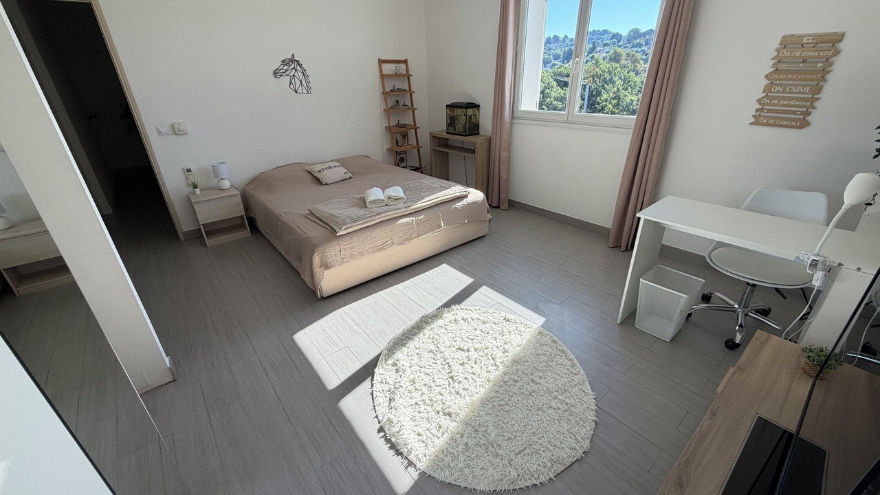Photo of Bedroom in Saint-Jacques