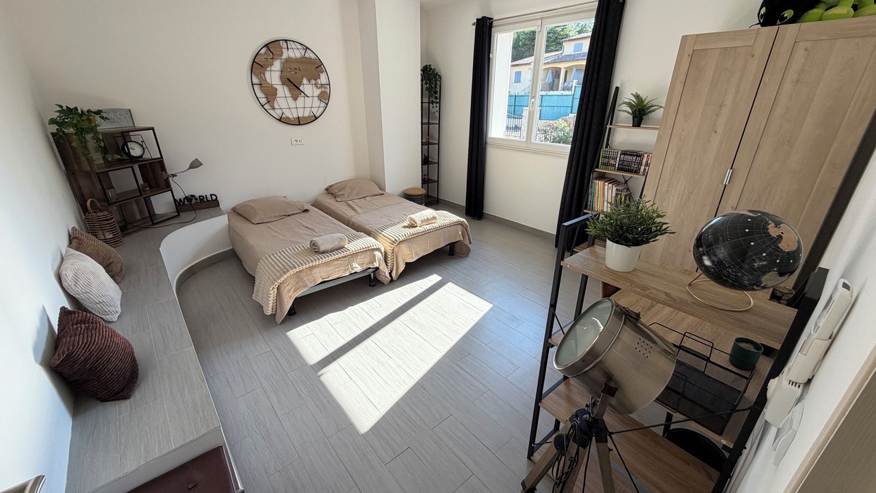 Photo of Bedroom in Saint-Jacques