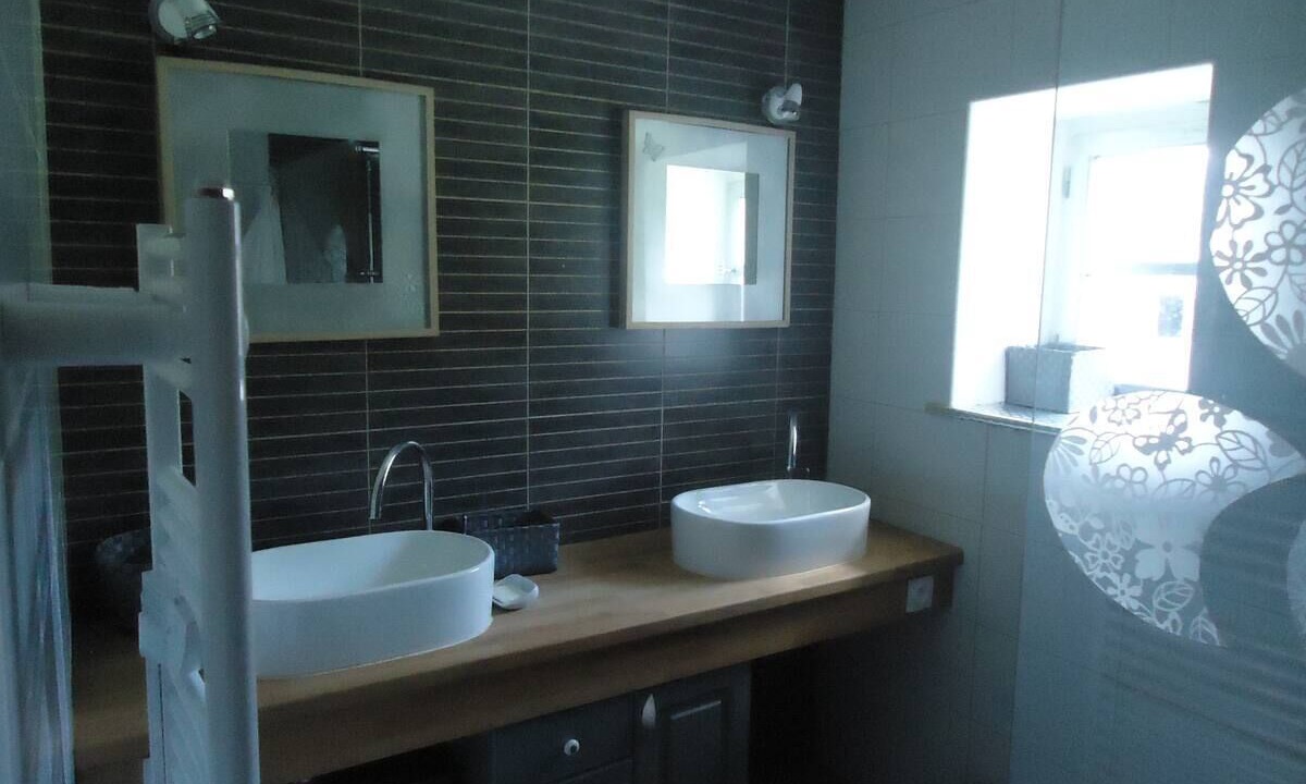 Photo of Bathroom in Palladuc