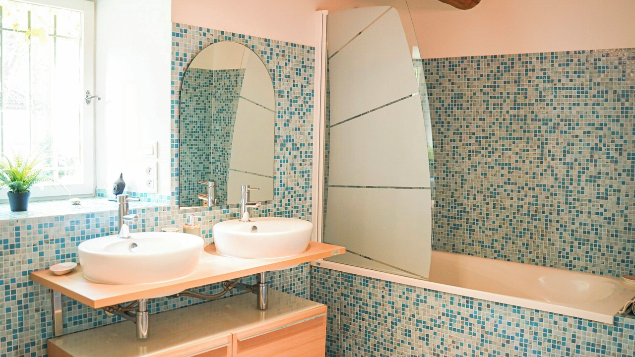Photo of Bathroom in Maubec