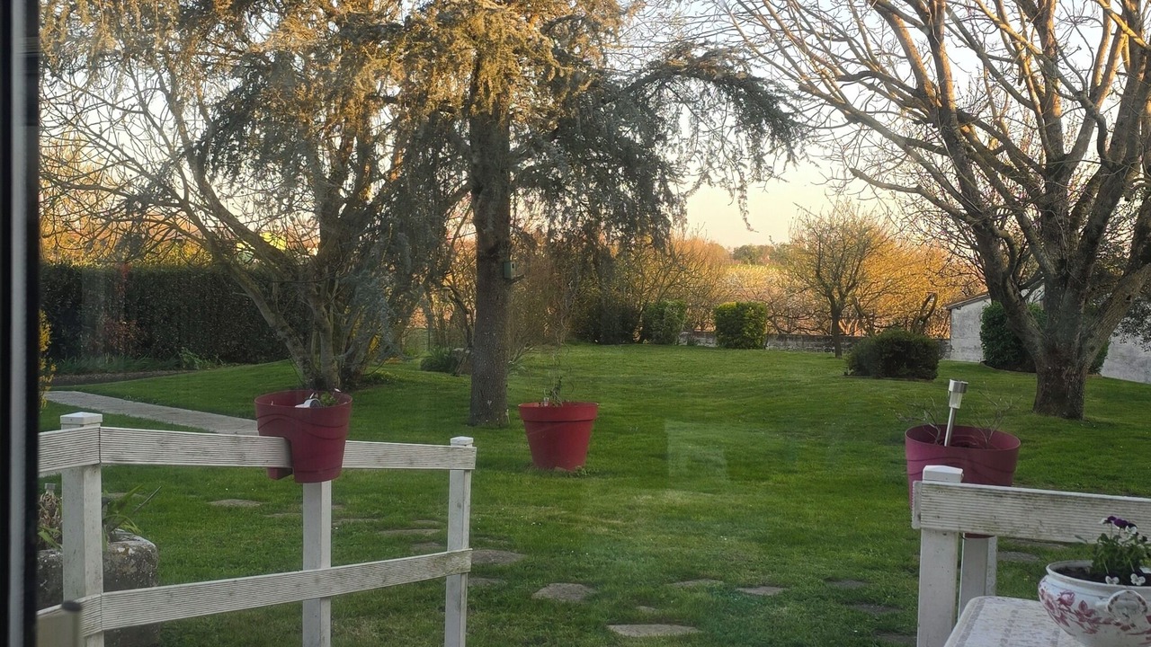 Photo of Outdoor in Muron