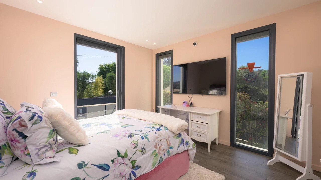 Photo of Bedroom in Biot