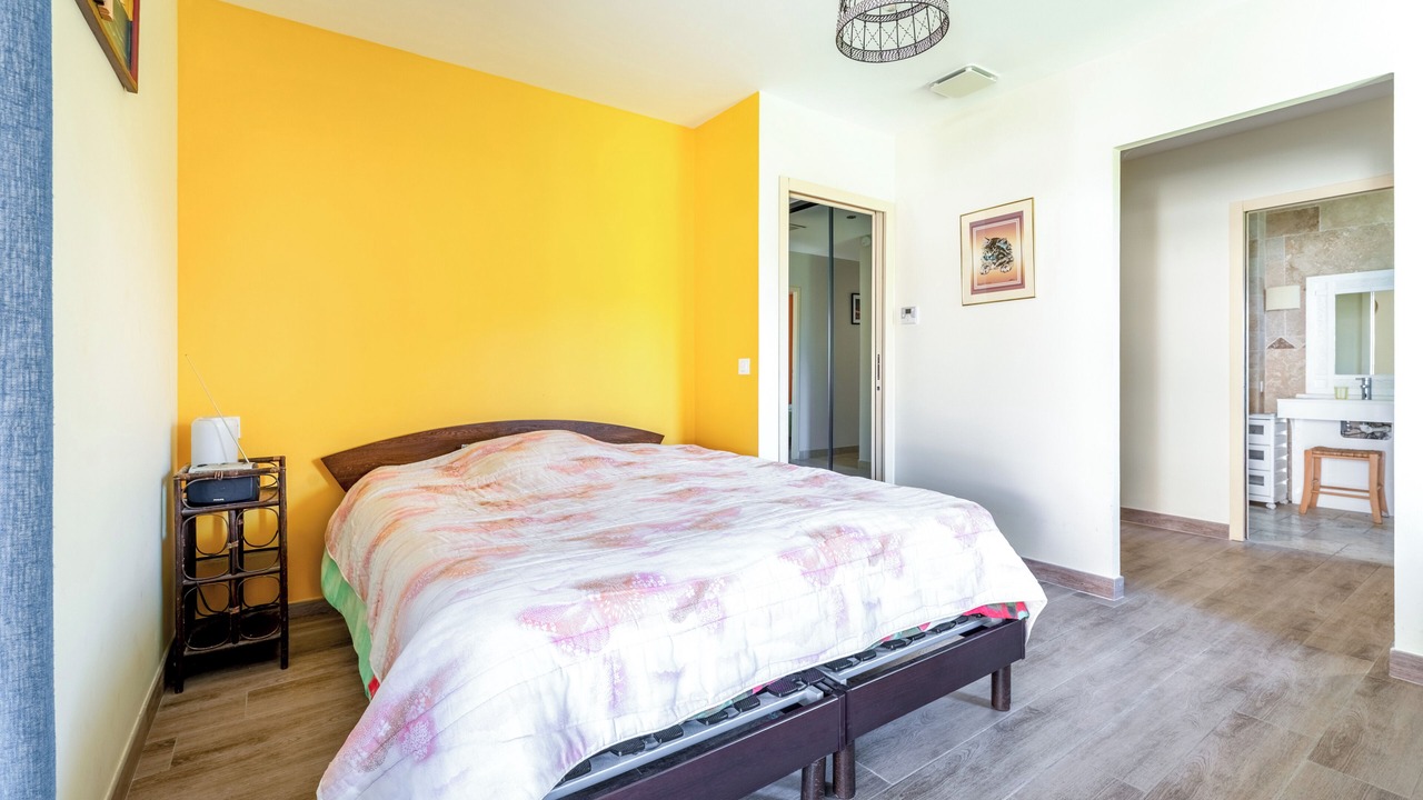 Photo of Bedroom in Pernes-les-Fontaines