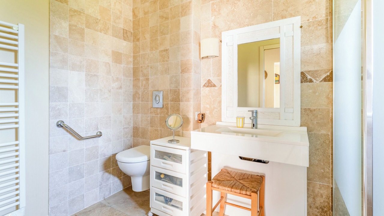Photo of Bathroom in Pernes-les-Fontaines
