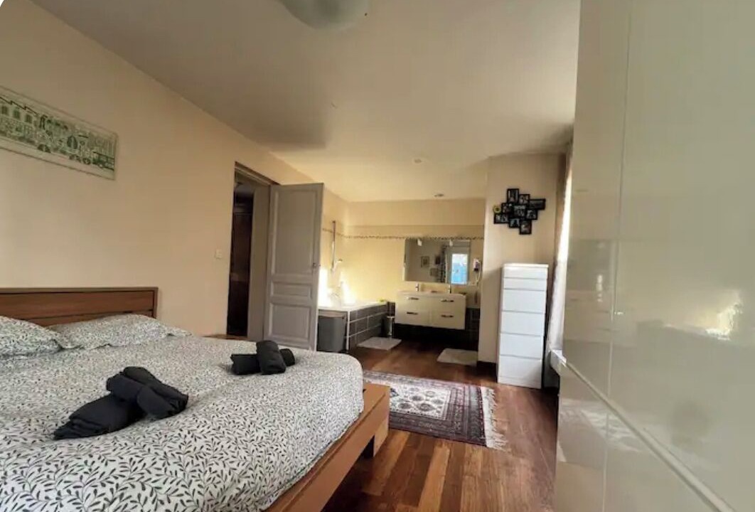 Photo of Bedroom in Lormont