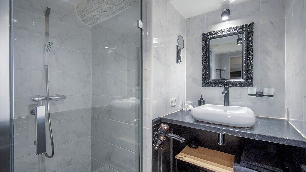 Photo of Bathroom in Les Grands Carmes