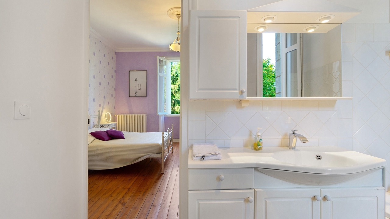 Photo of Bathroom in Saint-Porchaire
