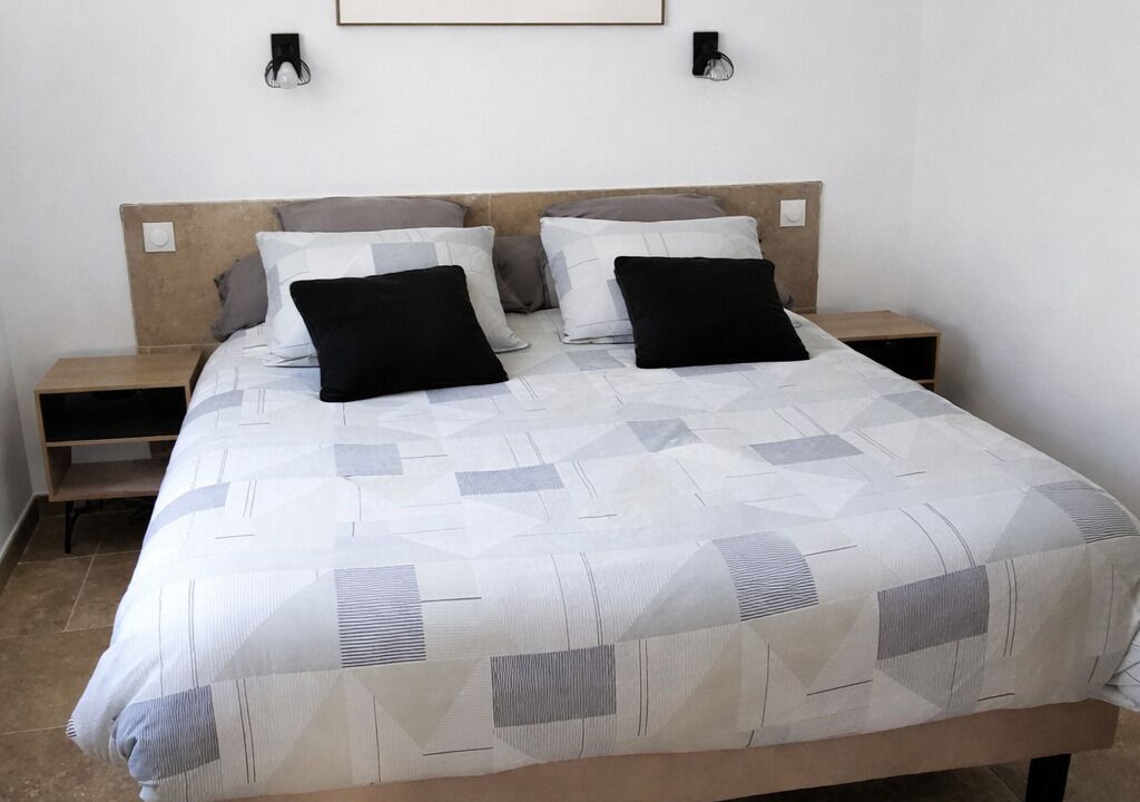 Photo of Bedroom in Maubec