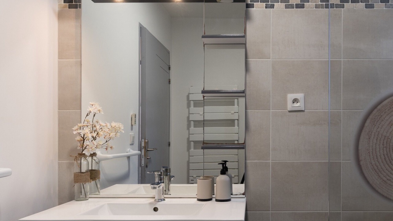 Photo of Bathroom in Labastide-de-Virac