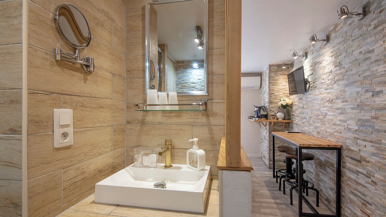 Photo of Bathroom in Les Grands Carmes