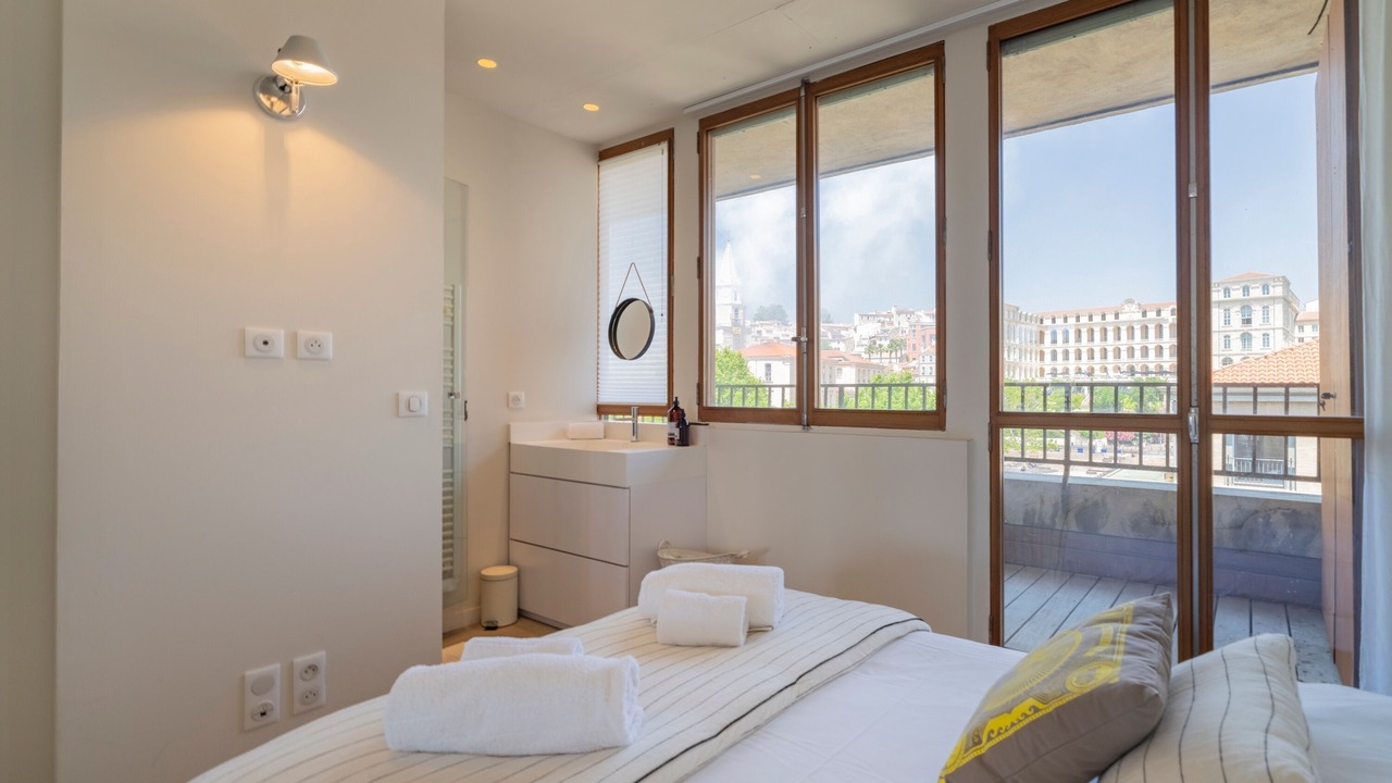Photo of Bedroom in Hotel-de-Ville
