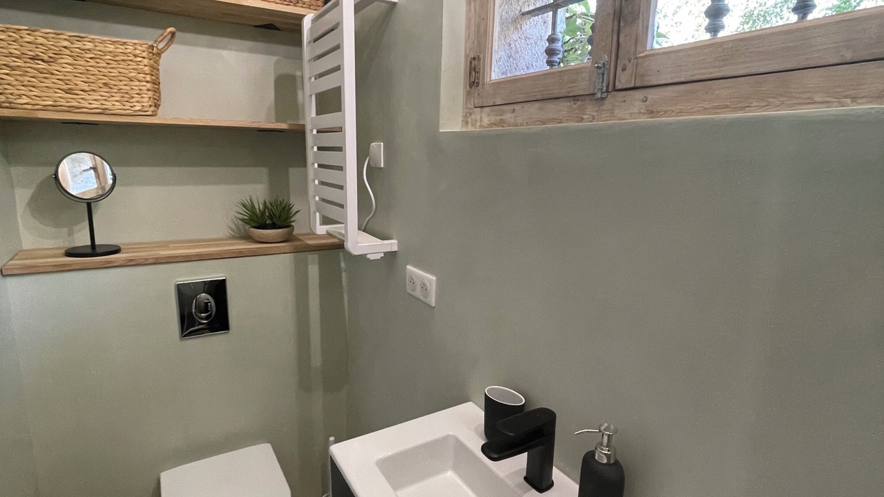 Photo of Bathroom in Fuveau