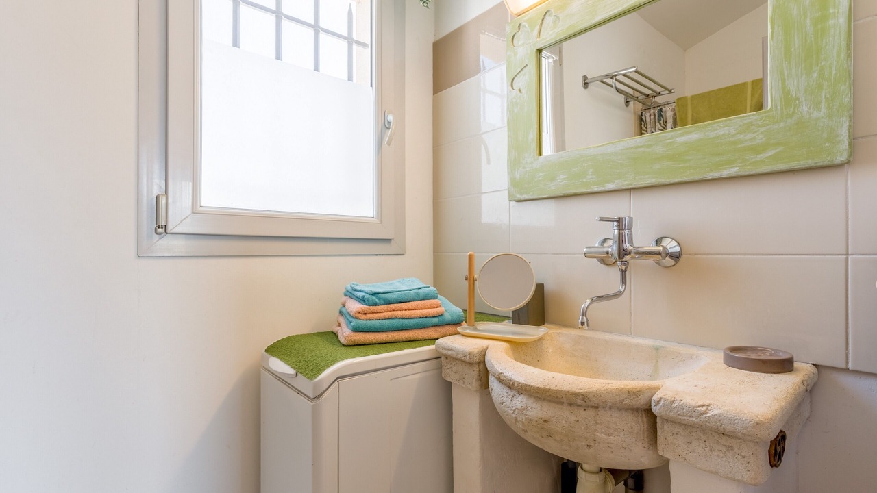 Photo of Bathroom in Cabrieres-d'Avignon
