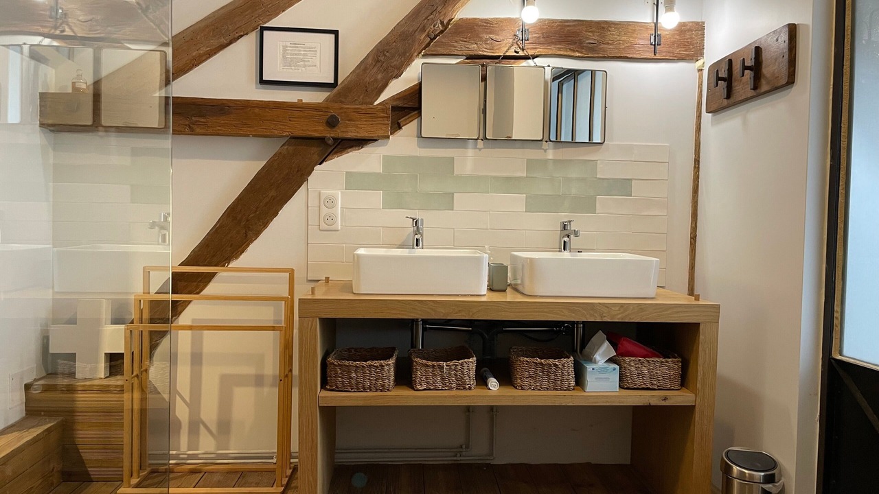 Photo of Bathroom in Billy-Chevannes
