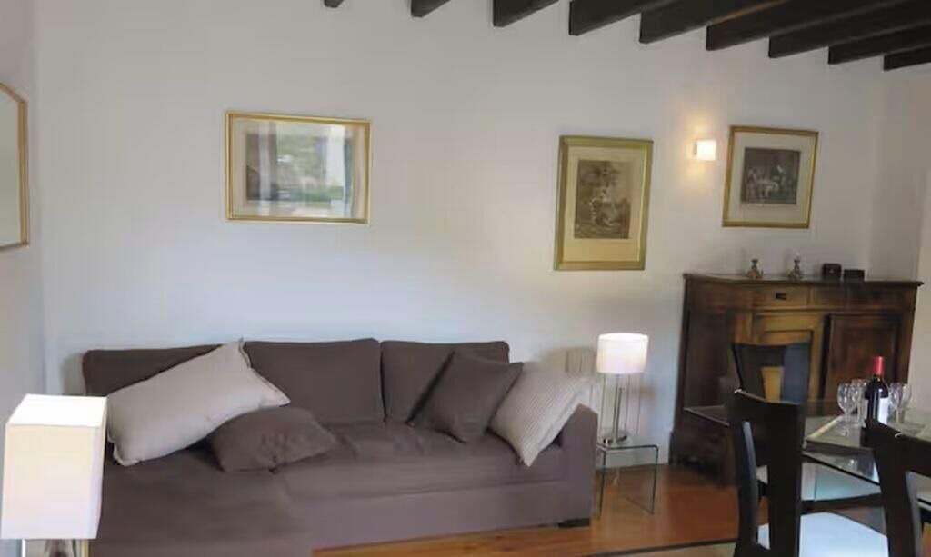 Photo of Livingroom in Saint-Aubin-de-Branne