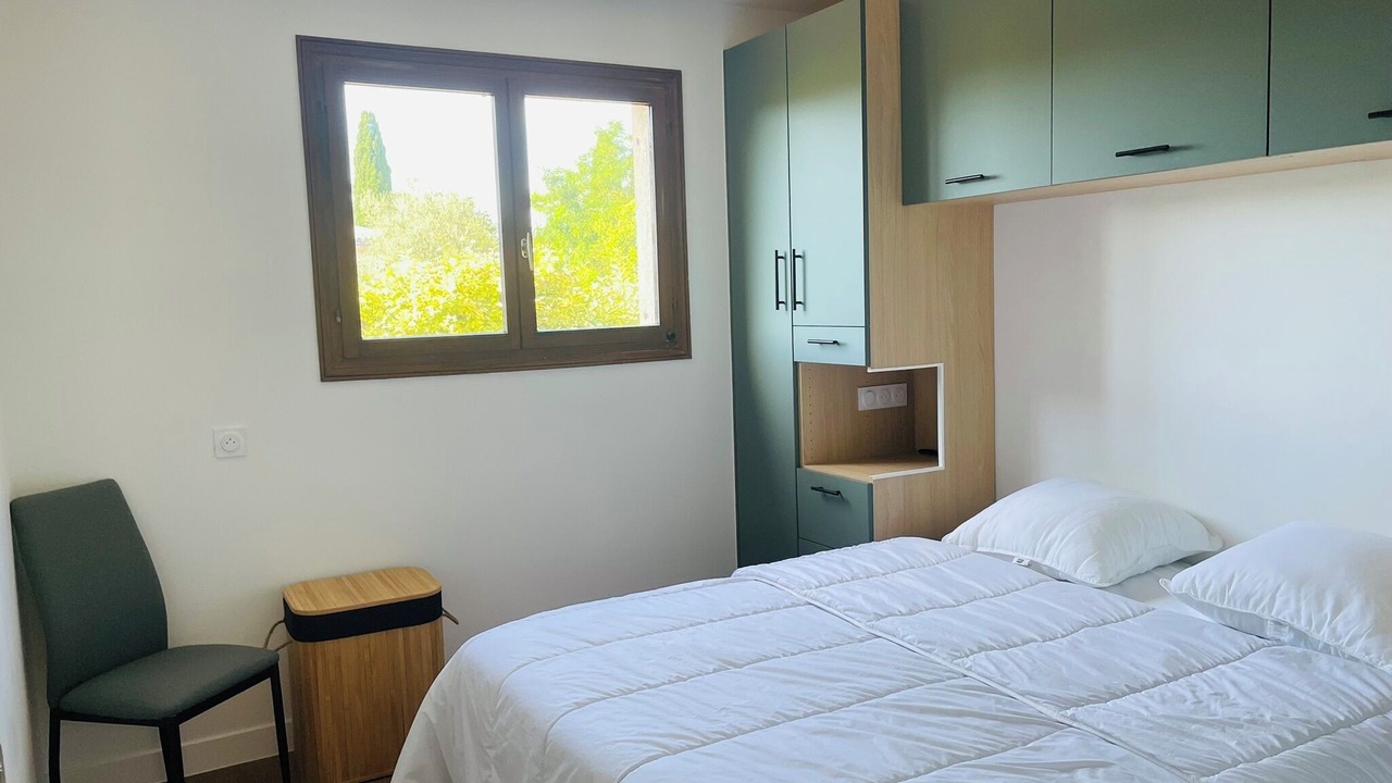 Photo of Bedroom in Saint-Cannat