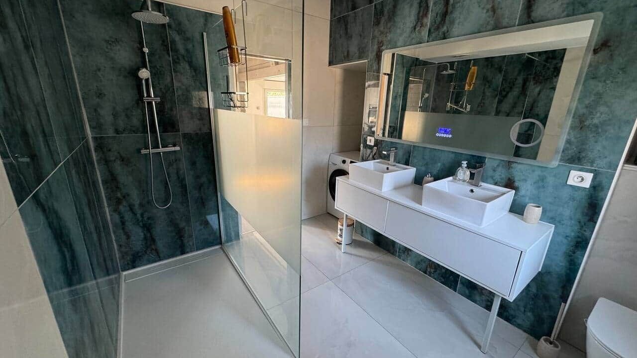 Photo of Bathroom in Le Beausset