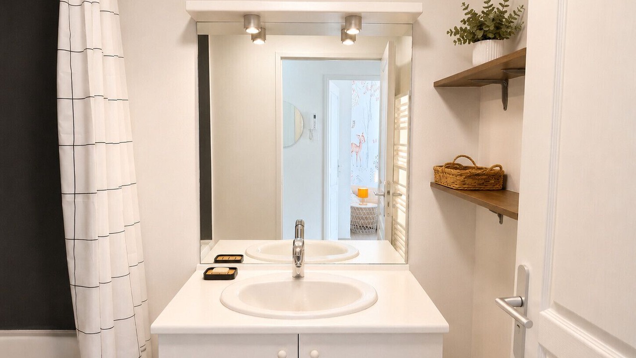 Photo of Bathroom in Saint-Victor