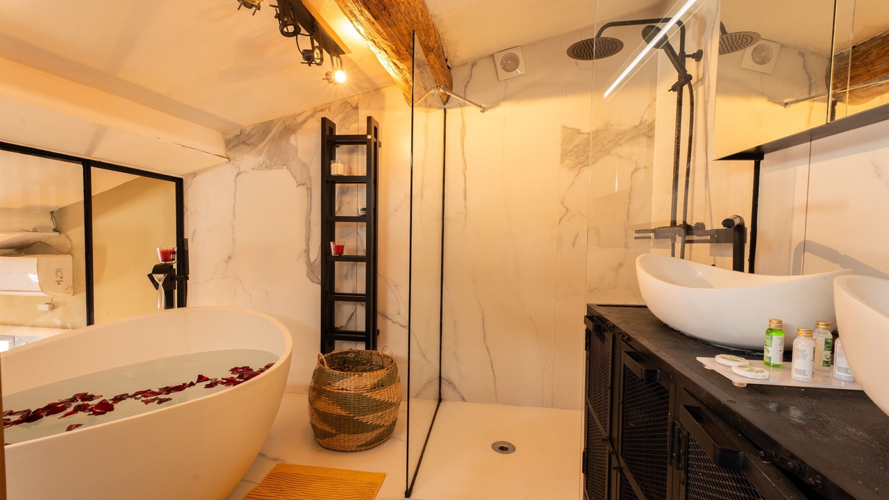 Photo of Bathroom in Mazarin Quarter