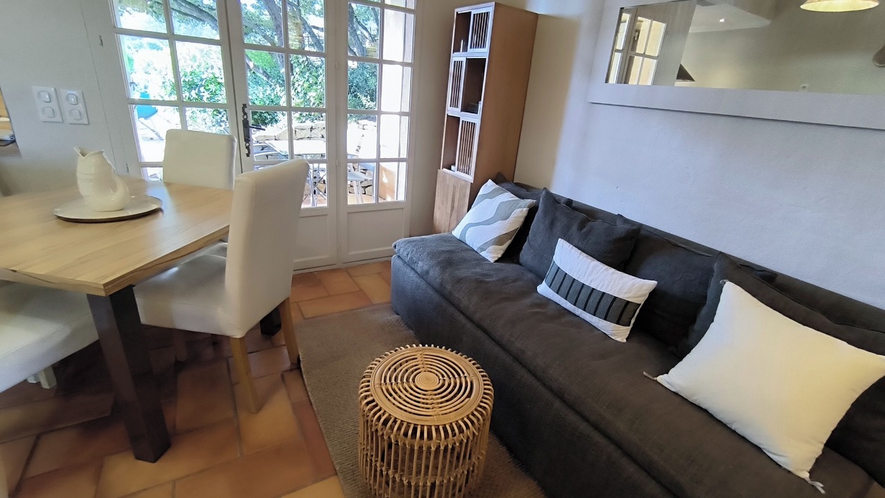 Photo of Livingroom in Paradou