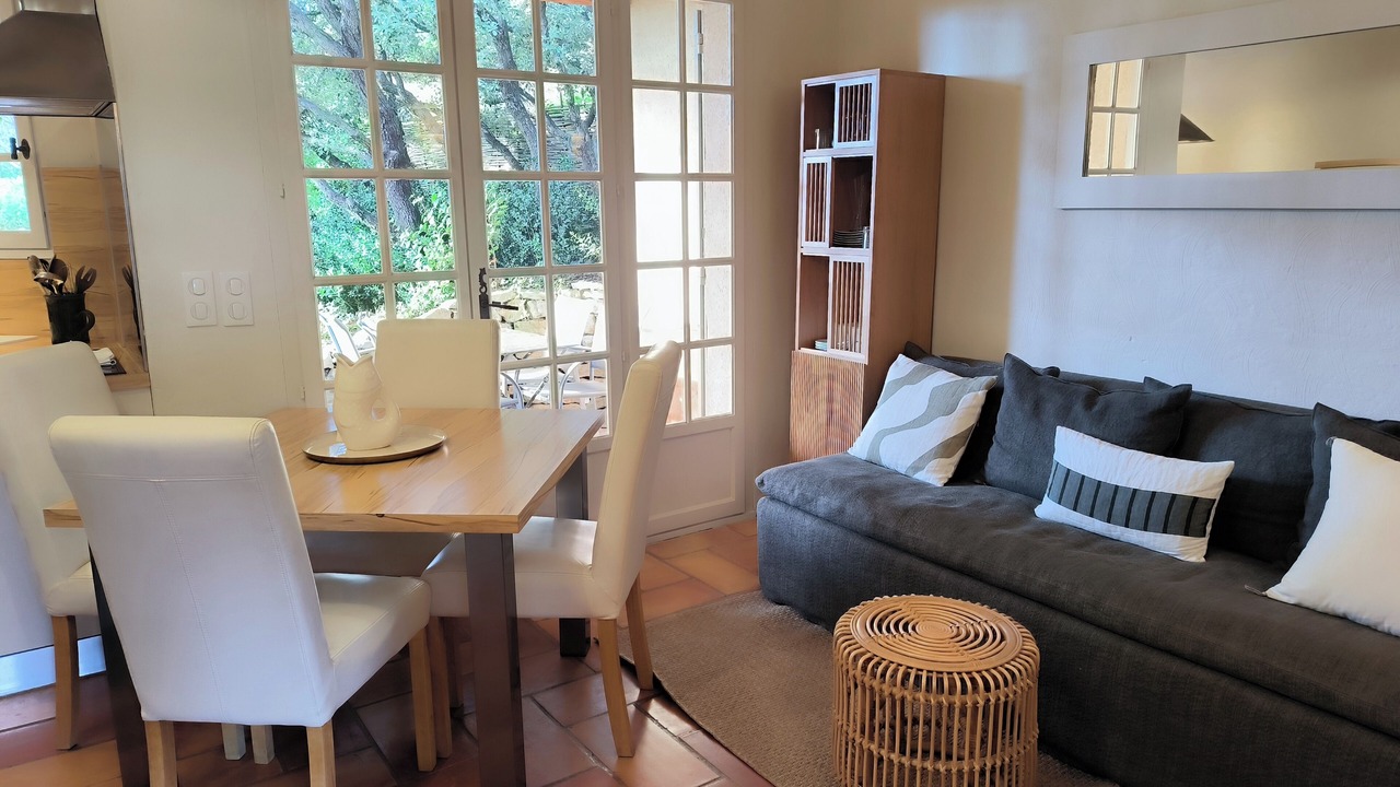 Photo of Livingroom in Paradou