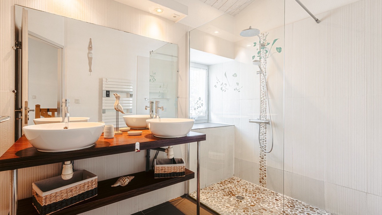 Photo of Bathroom in La Flotte