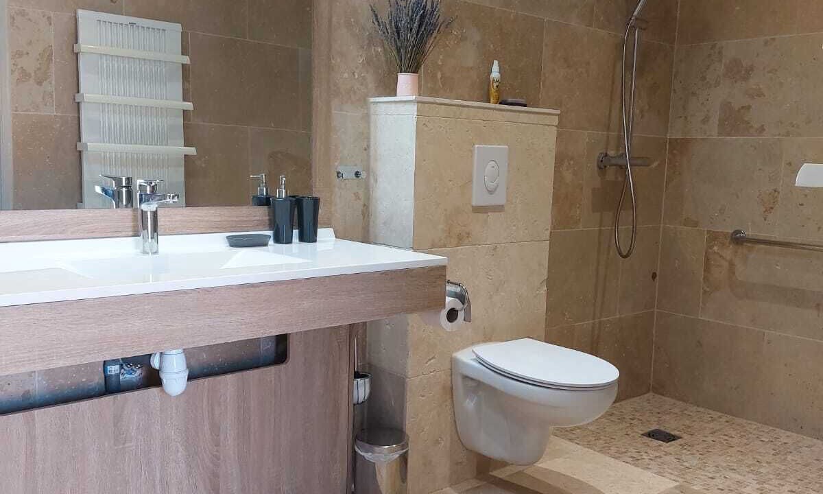 Photo of Bathroom in Aureille
