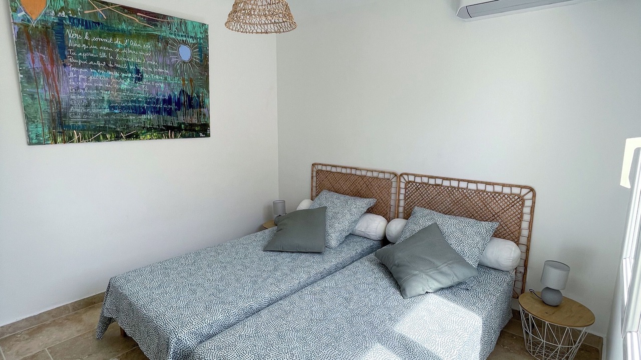Photo of Bedroom in Pernes-les-Fontaines
