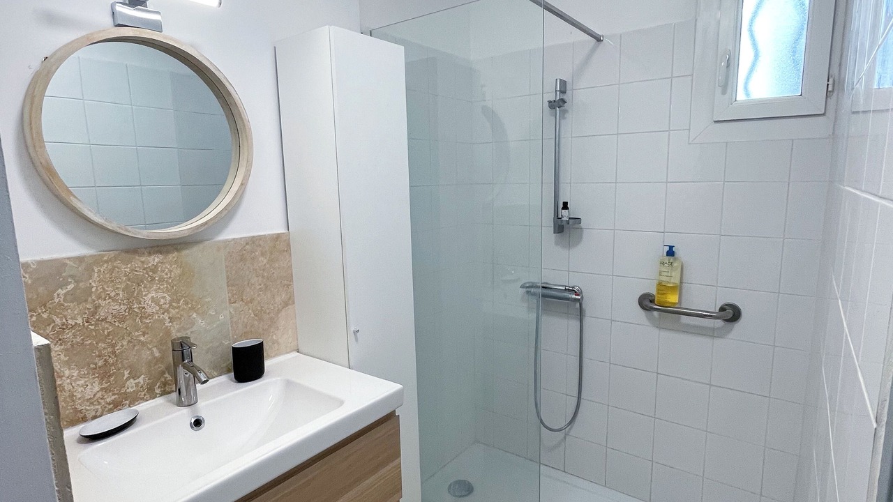 Photo of Bathroom in Pernes-les-Fontaines