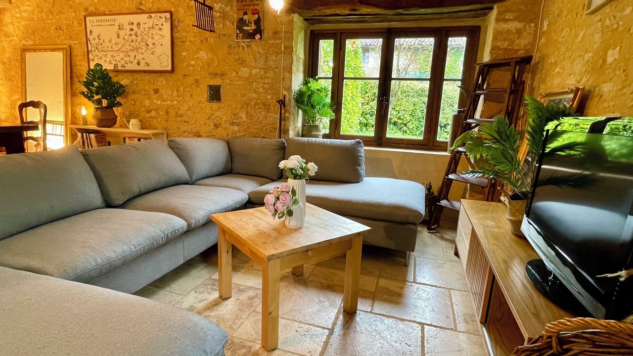 Photo of Livingroom in Saint-Aubin-de-Nabirat