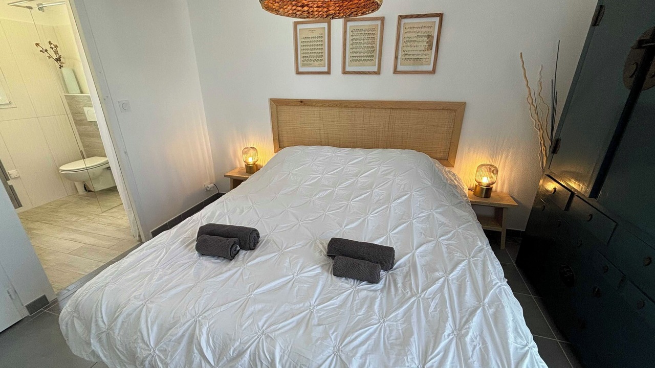 Photo of Bedroom in Domino
