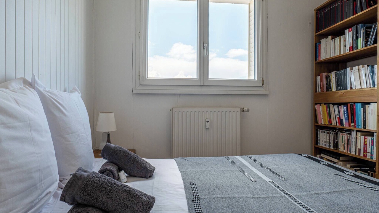 Photo of Bedroom in Novel