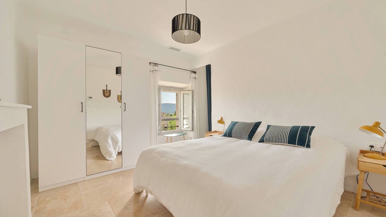 Photo of Bedroom in Cabrieres-d'Avignon