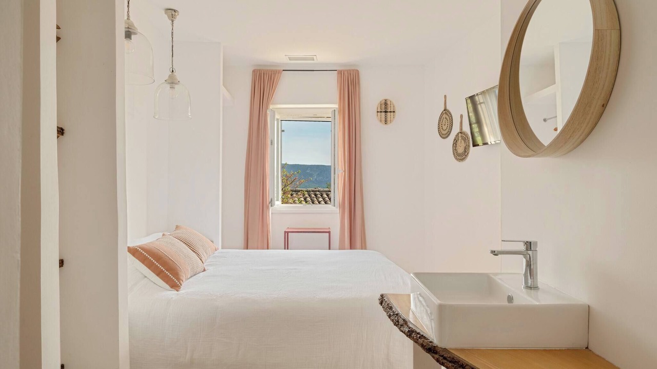 Photo of Bedroom in Cabrieres-d'Avignon