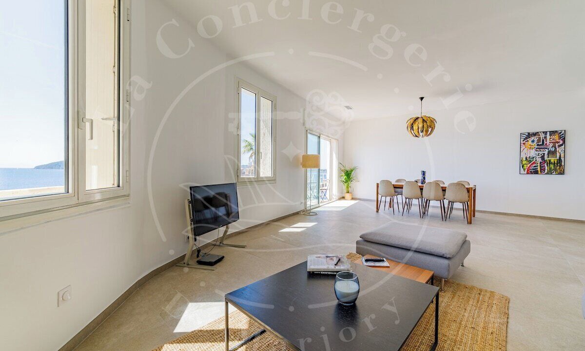 Photo of Livingroom in Le Mourillon