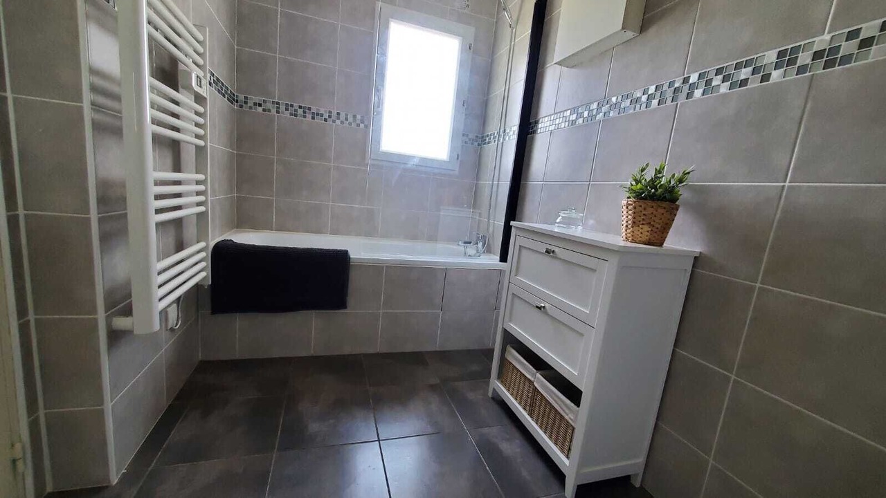 Photo of Bathroom in Montigny-sur-Loing