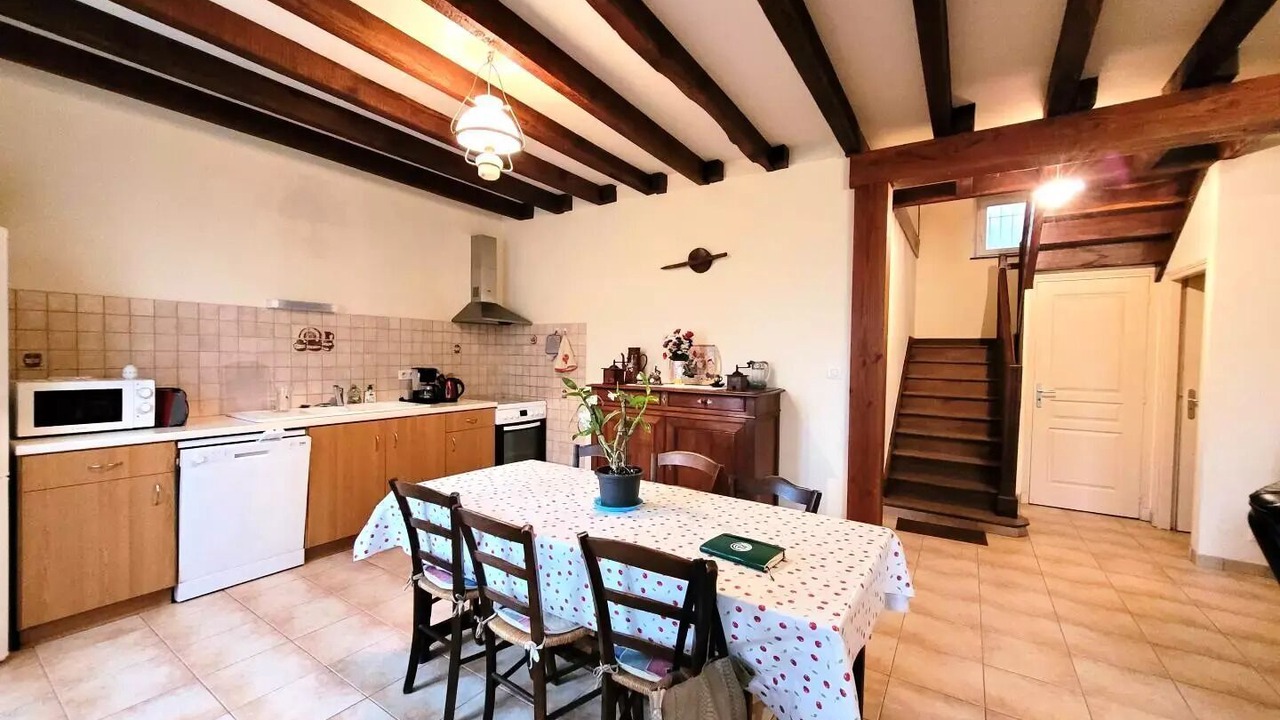 Photo of Kitchen in Montaignac-Saint-Hippolyte