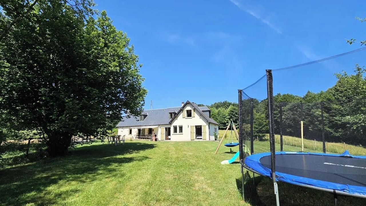 Photo of Outdoor in Saint-Merd-de-Lapleau
