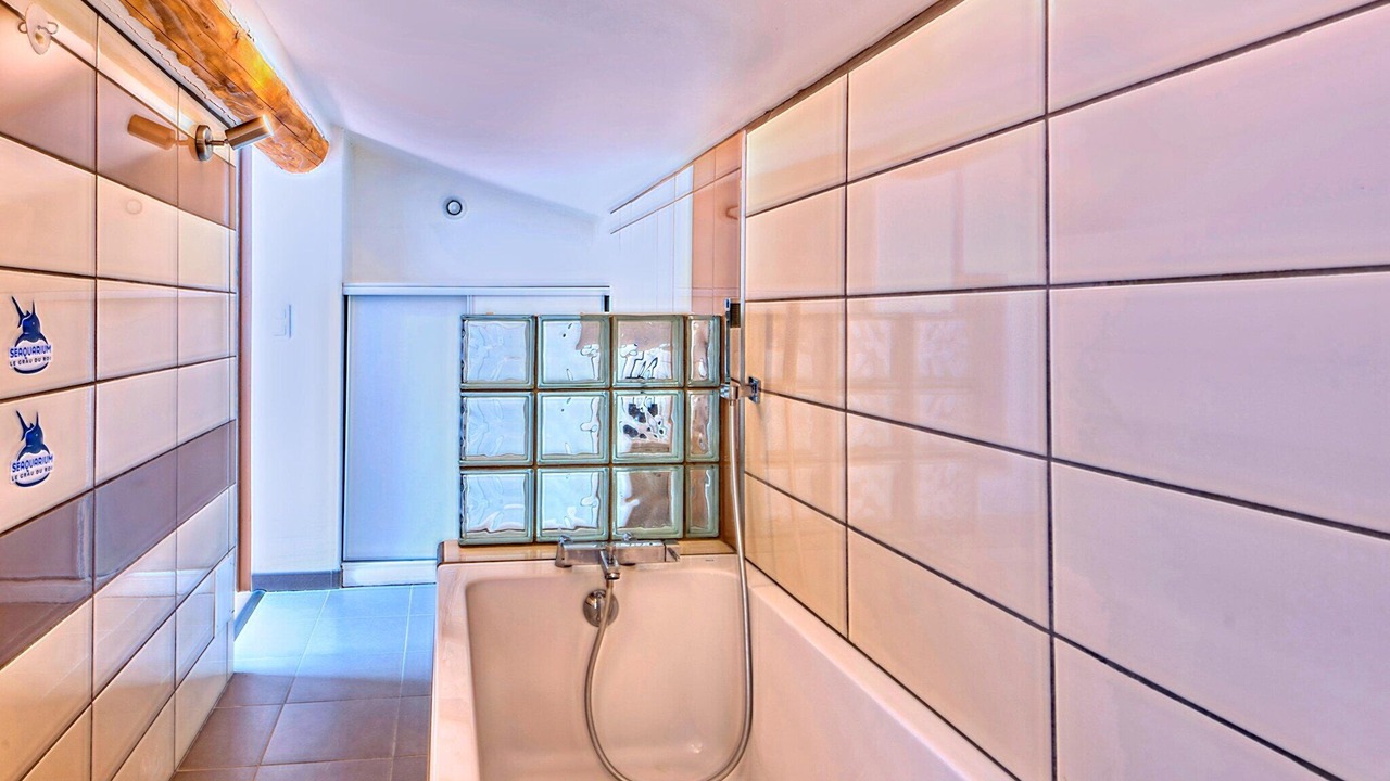 Photo of Bathroom in Pernes-les-Fontaines