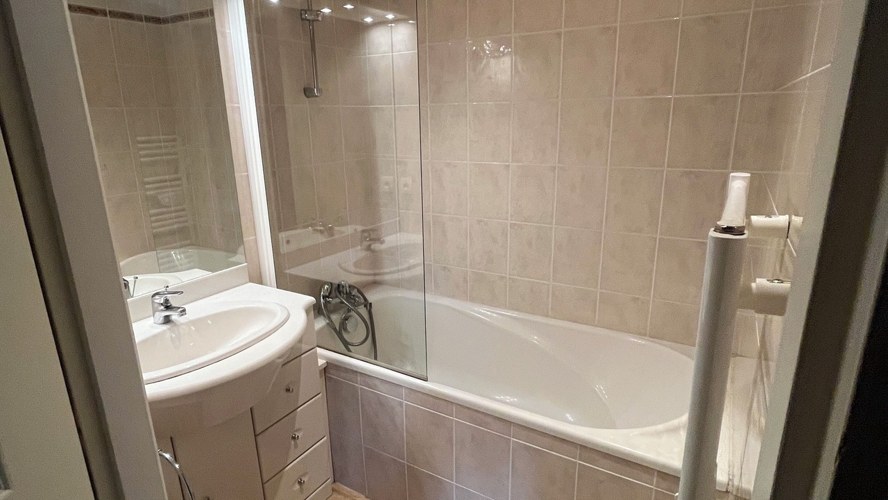 Photo of Bathroom in Lamothe-Montravel