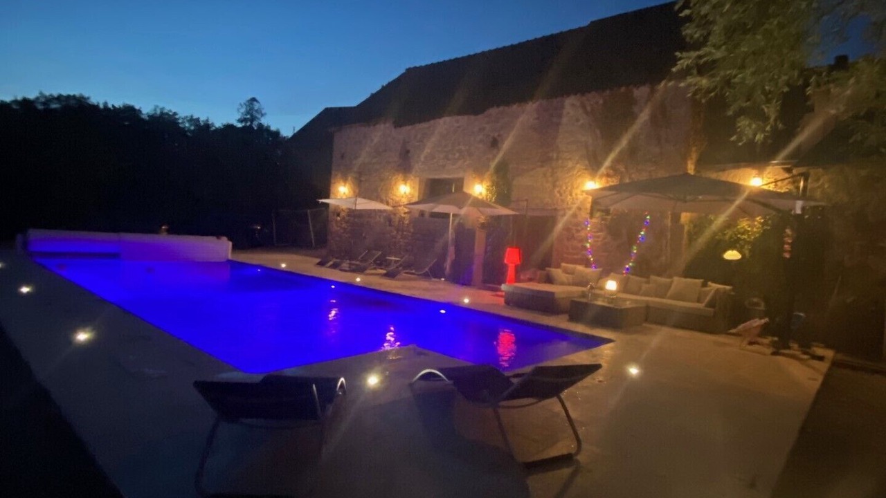 Photo of Outdoor in Poil