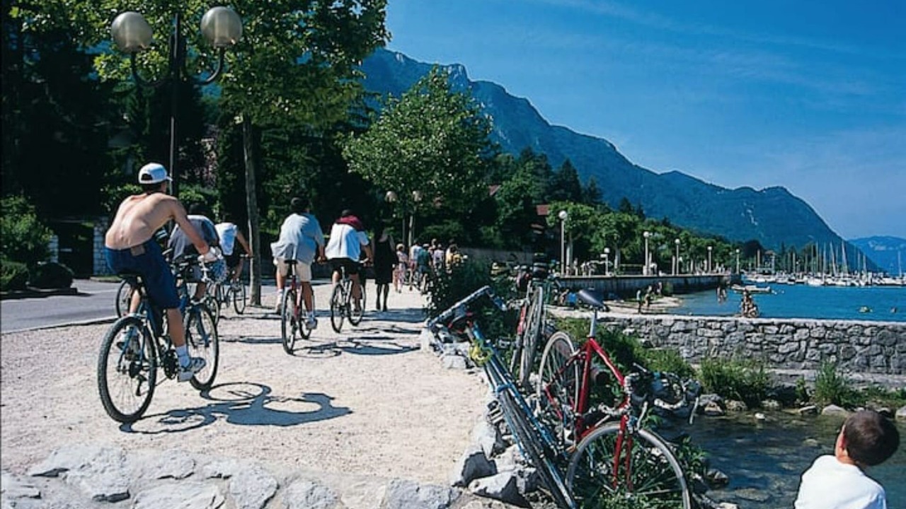 Photo of Others in Montcel