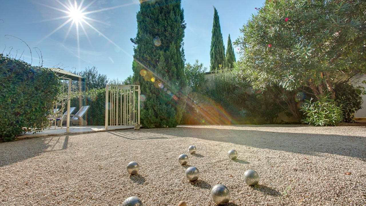 Photo of Outdoor in Caromb