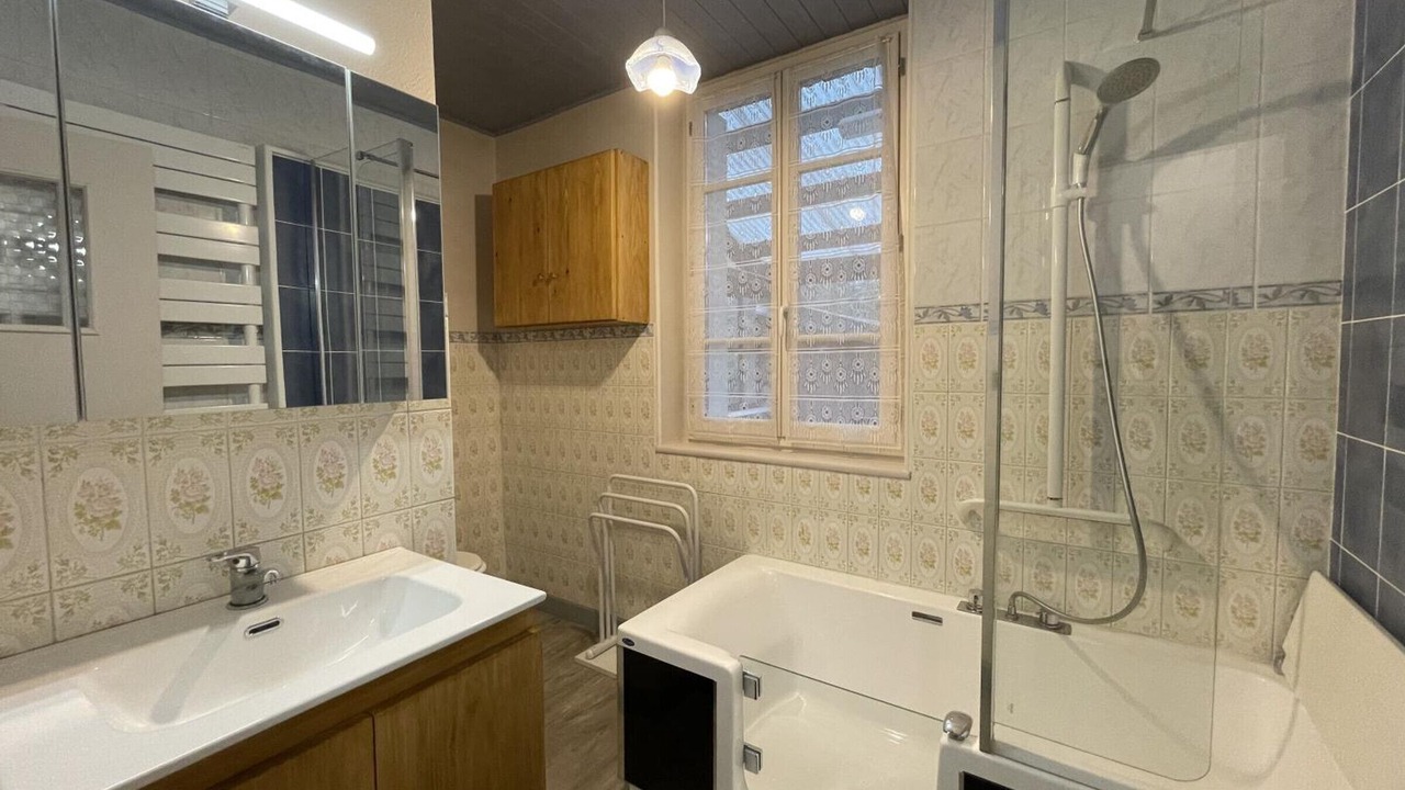 Photo of Bathroom in Ferrieres-sur-Sichon