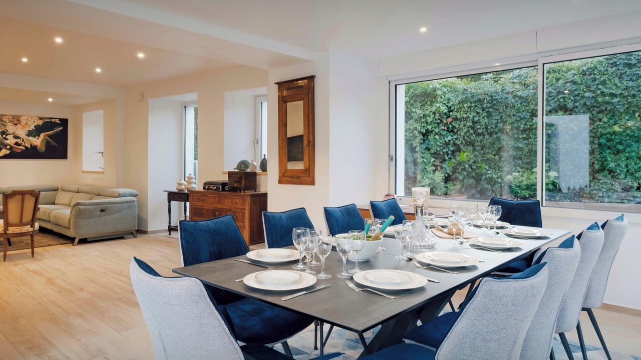 Photo of Livingroom in Menthon-Saint-Bernard