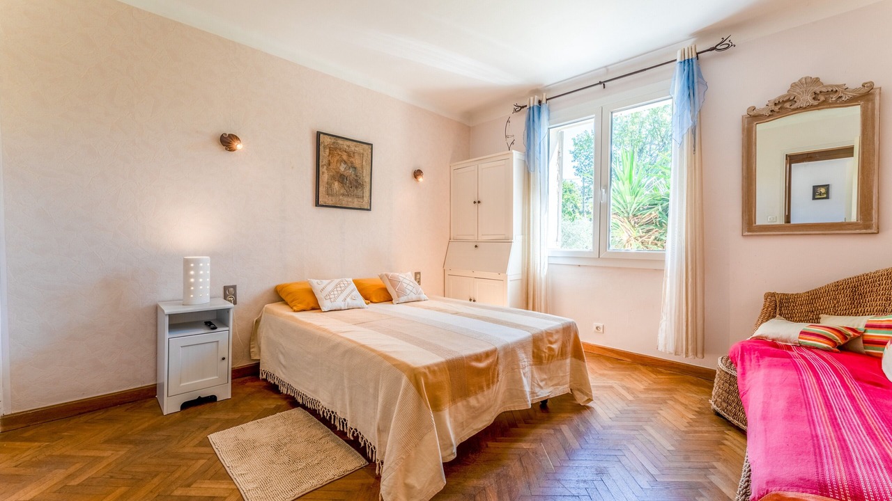 Photo of Bedroom in Caromb