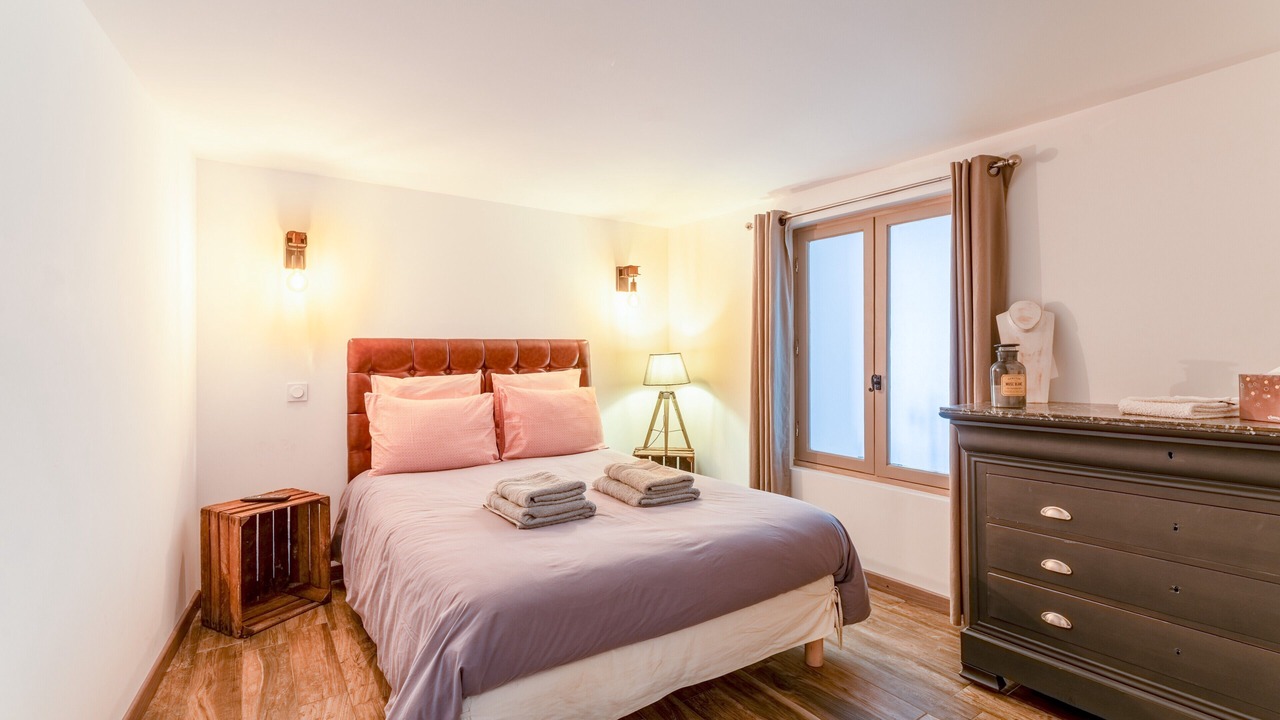 Photo of Bedroom in Malaucene