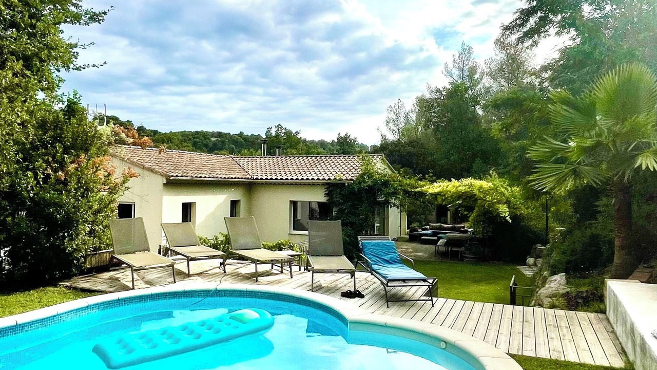 Photo of Outdoor in Saint-Marc-Jaumegarde