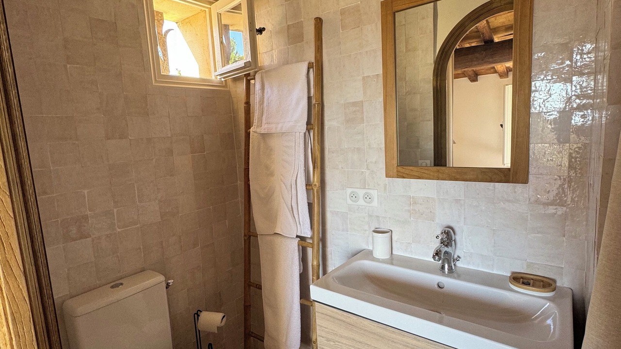 Photo of Bathroom in Aureille